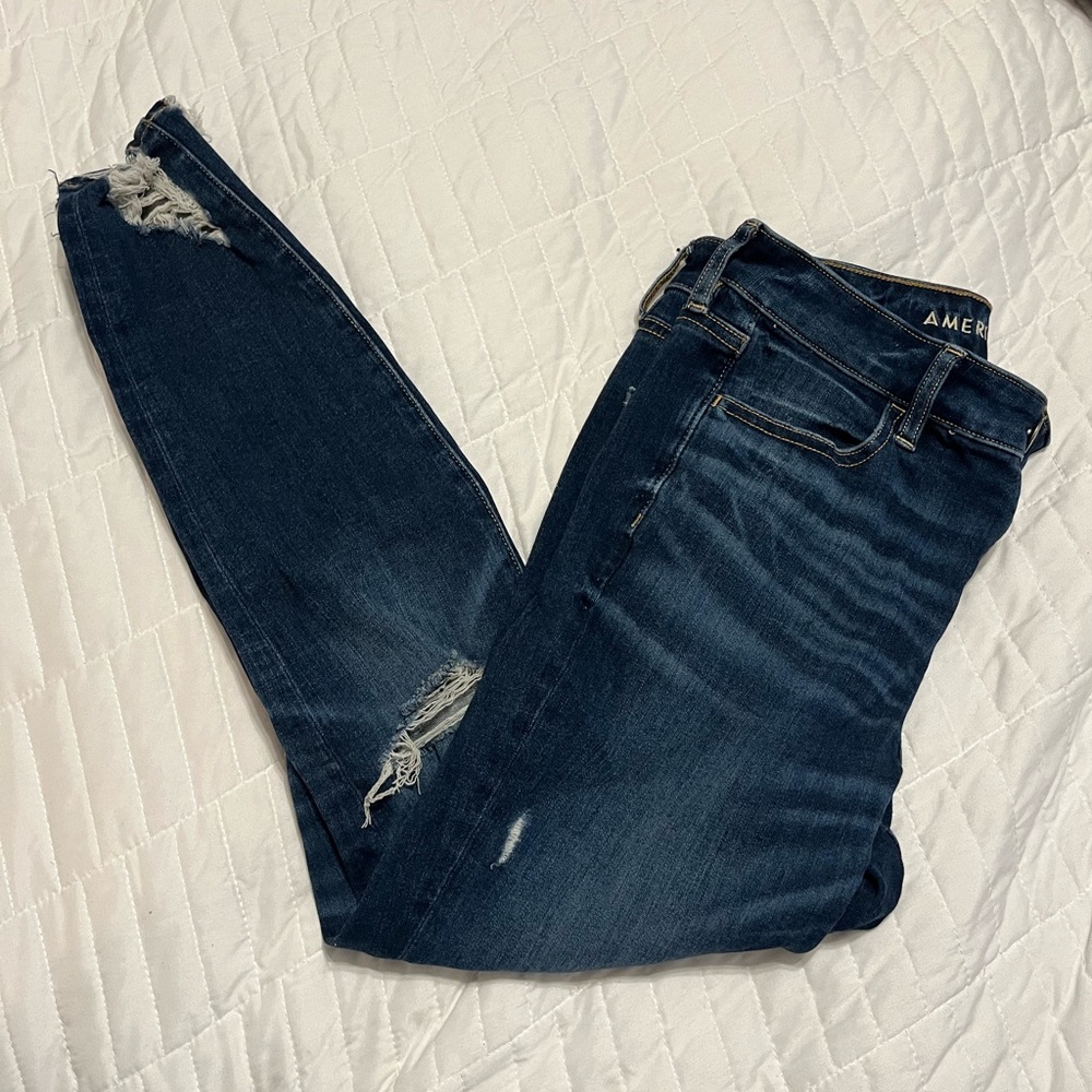 American Eagle ripped jeggings size 6 short
